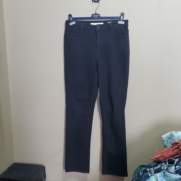 Jones New York Denim - Jones New York Black Lexington Straight Jeans Size 10